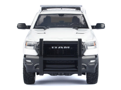 2019 RAM 1500 Laramie Crew Cab Pickup Truck with Truck Bed Camper White "Custom Builder's Kit" Series 1/27 Diecast Model Car by Motormax
