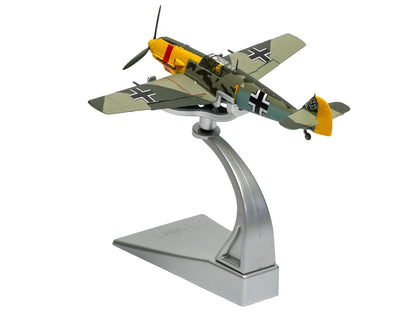 Messerschmitt Bf 109E-4/B Jabo Fighter-Bomber Aircraft "Oberleutnant Walter Rupp 3./JG53 RAF Manston Battle of Britain" (1940) German Luftwaffe "The Aviation Archive" Series 1/72 Diecast Model by Corgi