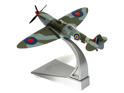 Supermarine Spitfire T.9 Aircraft "PV202 Aerial Collective at Duxford Airfield" British Royal Air Force "The Aviation Archive" Series 1/72 Diecast Model by Corgi