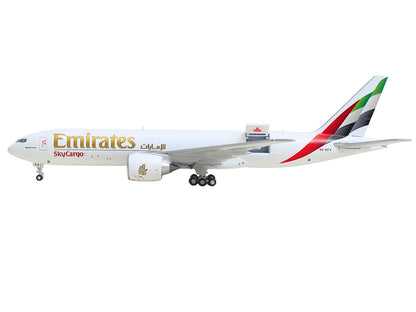 Boeing 777F Commercial Aircraft "Emirates SkyCargo" (A6-EFV) White with Striped Tail "Interactive Series" 1/400 Diecast Model by GeminiJets