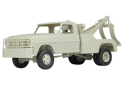 Skill 3 Model Kit 1972 Ford F-350 4x4 Tow Truck High Side Version 1/25 Scale Model by Moebius