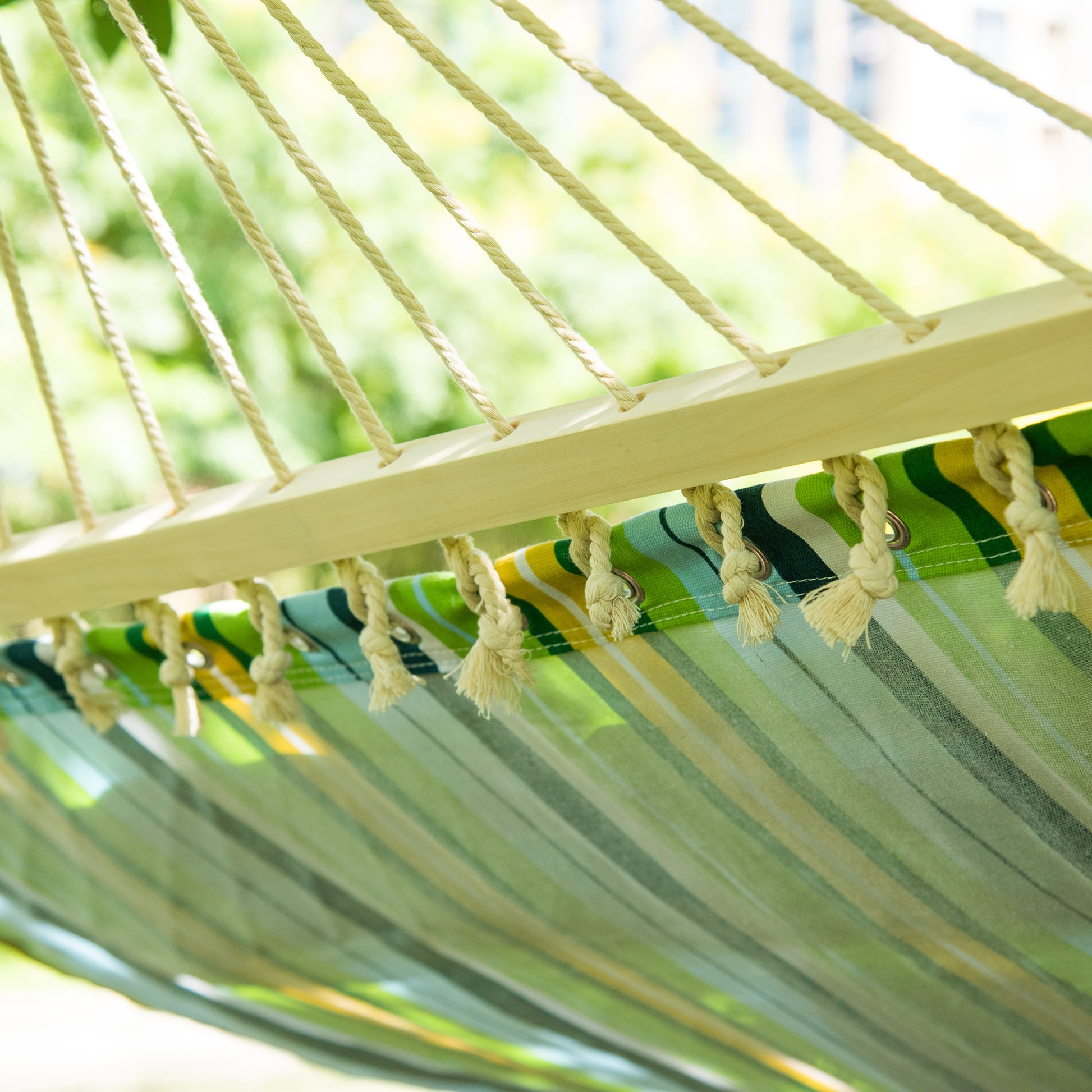 83" Patio Double Hammock, Wide Outdoor Hammock Bed Striped Fits 2 People Sunbed Camping hang Sleep w/ Pillow, White Stri